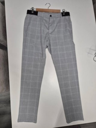 Pantalones de vestir Zara grises talla M
