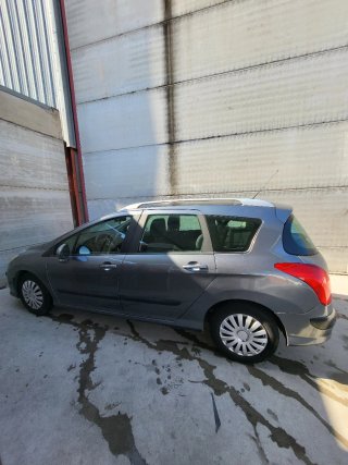 Peugeot 308 SW 2011