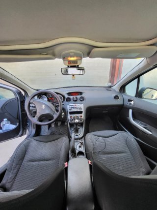 Peugeot 308 SW 2011