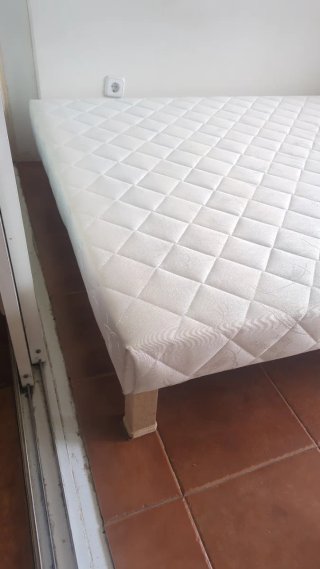 Somier tapizado tela y madera