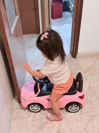 Coche correpasillos infantil rosa