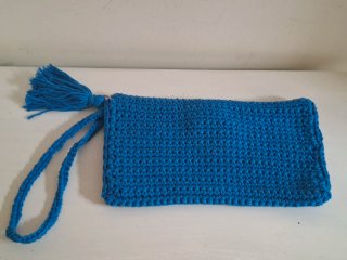 Bolso de mano azul con adorno 27x15 cm