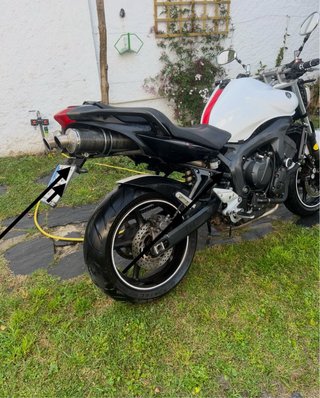 Yamaha FZ6  S2, Naked 600cc 98cv. Escape homo Leo