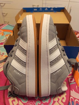 Zapatillas Adidas Campus Gris y Blancas