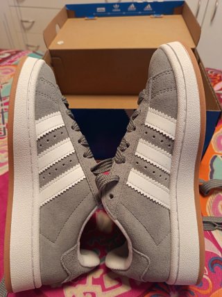 Zapatillas Adidas Campus Gris y Blancas