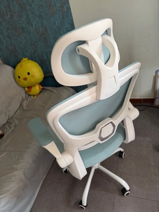 Escritorio elevable madera + Silla ergonómica