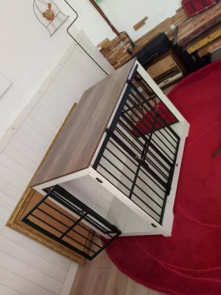 Jaula para perros de madera y metal