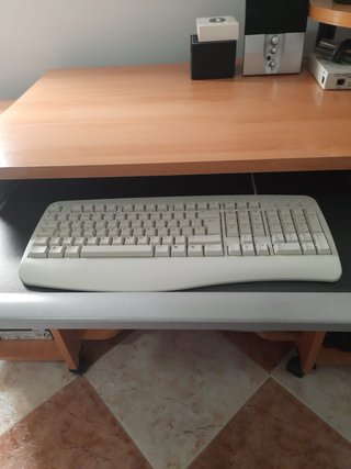 Mesa de escritorio madera y metal