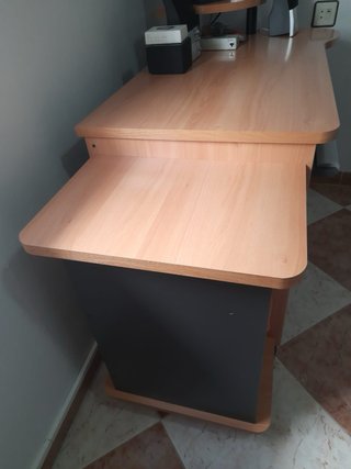 Mesa de escritorio madera y metal