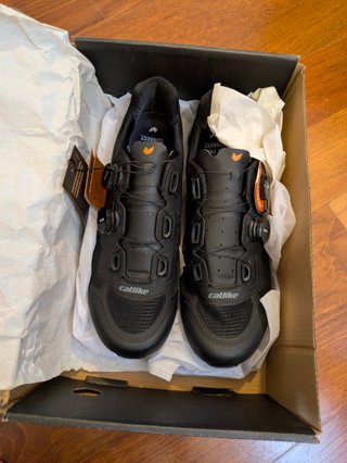 NUEVAS Zapatillas CATLIKE MIXINO XC1 talla 43