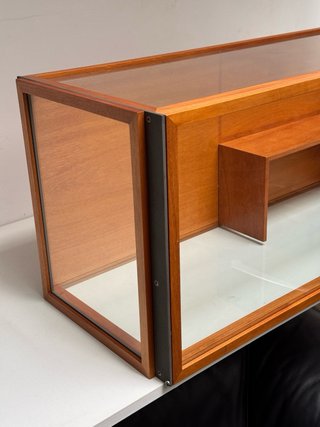 Vitrina Pared “Glassbox” Jorge Pensi para Disform
