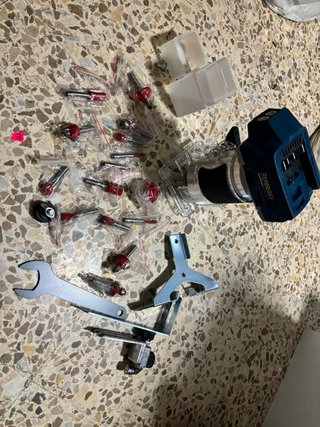 Fresadora Inalámbrica con Accesorios