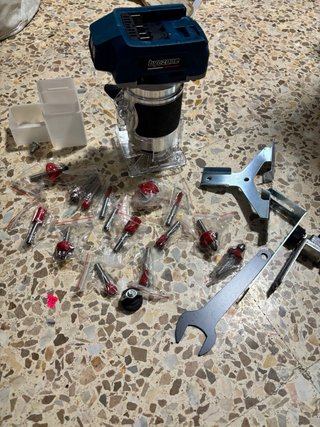 Fresadora Inalámbrica con Accesorios