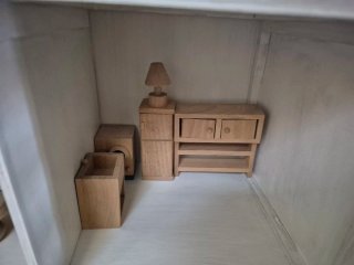 Casita de muñecas de madera