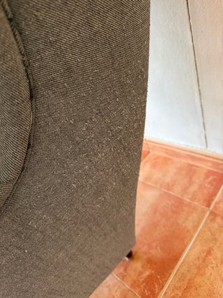 Sillón IKEA con funda estampado tropical