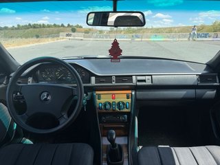 Mercedes-Benz E300 w124 Manual