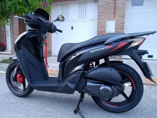 Honda SH 125i Scooter Negra