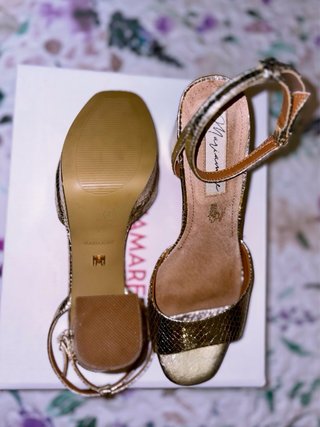 Sandalias doradas Maria Mare