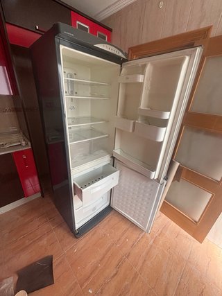 Frigorífico plateado