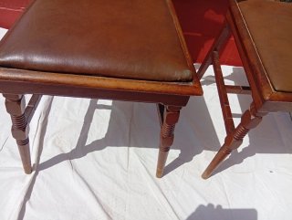 Pareja Sillas Antiguas Madera y Cuero