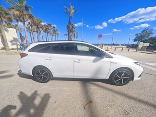 Toyota Auris 1.8 140H Advance Touring Sports