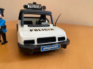 Coche Policía Playmobil con 2 Guardias