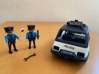 Coche Policía Playmobil con 2 Guardias