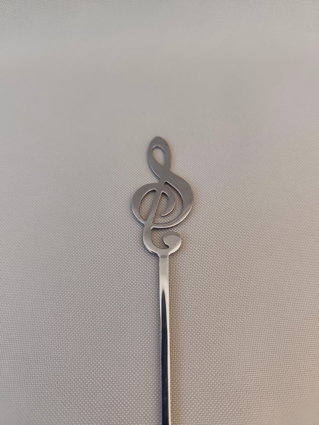 Cuchara con diseño de clave de sol - Nueva