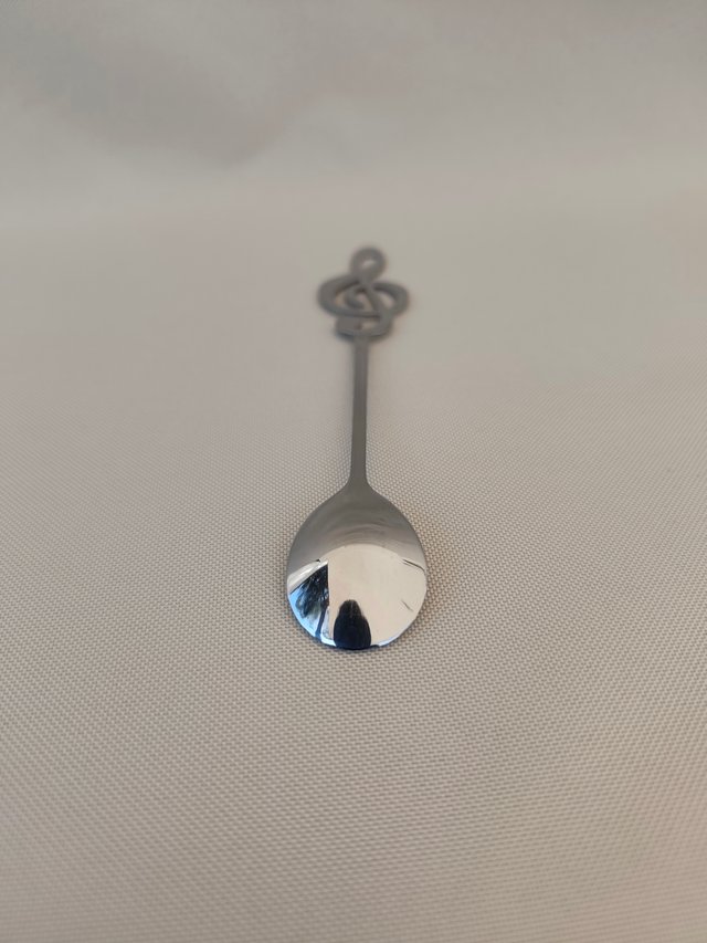 Cuchara con diseño de clave de sol - Nueva