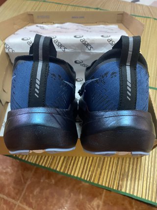 Asics Megablast, talla 42, nuevas a estrenar