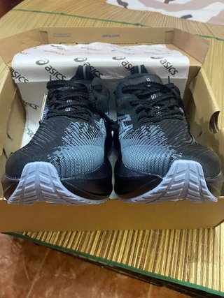 Asics Megablast, talla 42, nuevas a estrenar