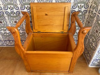 Banqueta baúl de madera