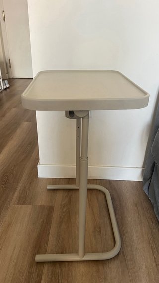 Mesa portátil IKEA BJÖRKÅSEN regulable beige
