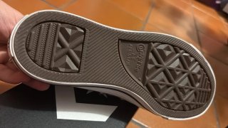 Converse personalizzate borchie argento bianche.