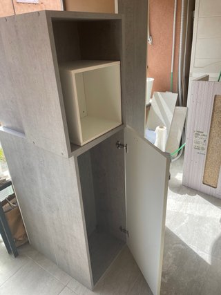 Mueble cajonera blanco y gris