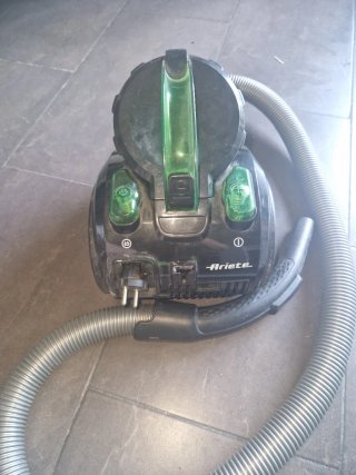 Aspirador Ariete Compact Cyclonic