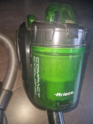 Aspirador Ariete Compact Cyclonic