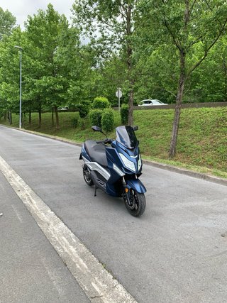 Scooter Eléctrica B o A1 Azul