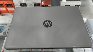 HP Laptop i7 15,6” 8GB RAM 256GB.