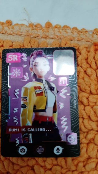 K-Pop Photocards e Amuleti