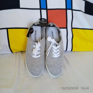Bambas Ardene Talla 37 Gris