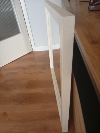 Espejo blanco madera lacada, hecho por carpintero.