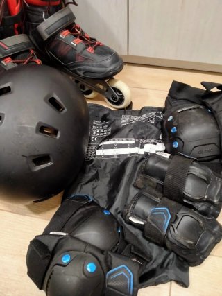 Patines en línea y equipo de protección