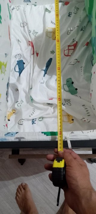 Cuna para bebé con ruedas ,marca micuna