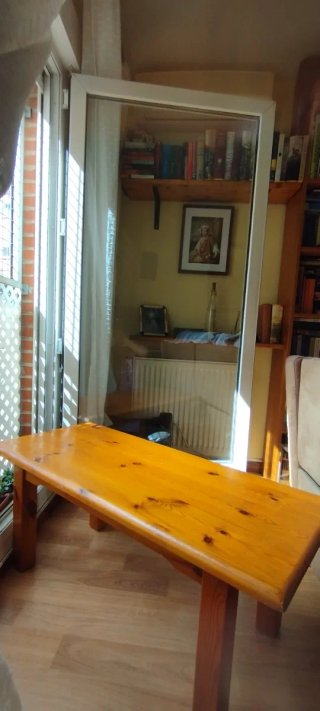 Mesa baja de salón de madera