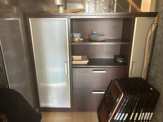 Mueble auxiliar madera y cristal