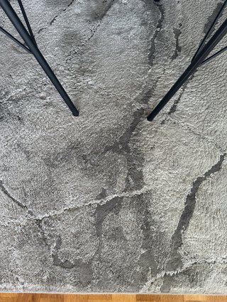 Alfombra salón gris y blanco