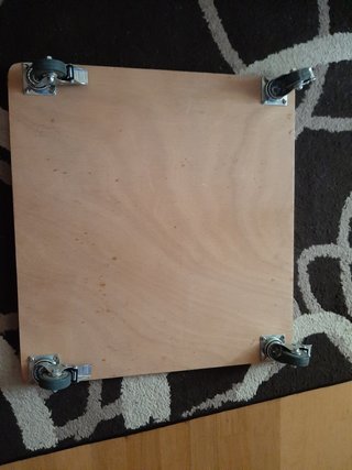 Tabla blanca con ruedas de medidas 50x5 cm