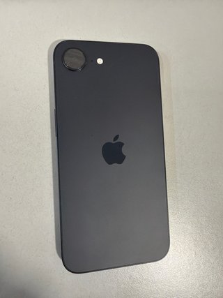 iPhone 16 C Negro