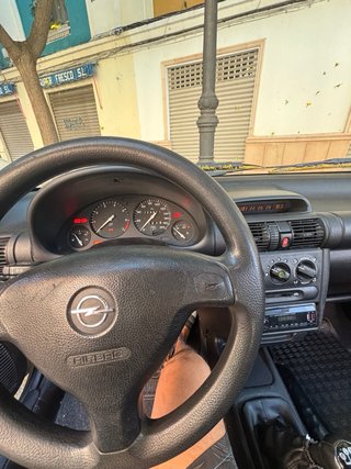Opel Corsa 1.2 16v A/C año 2000
